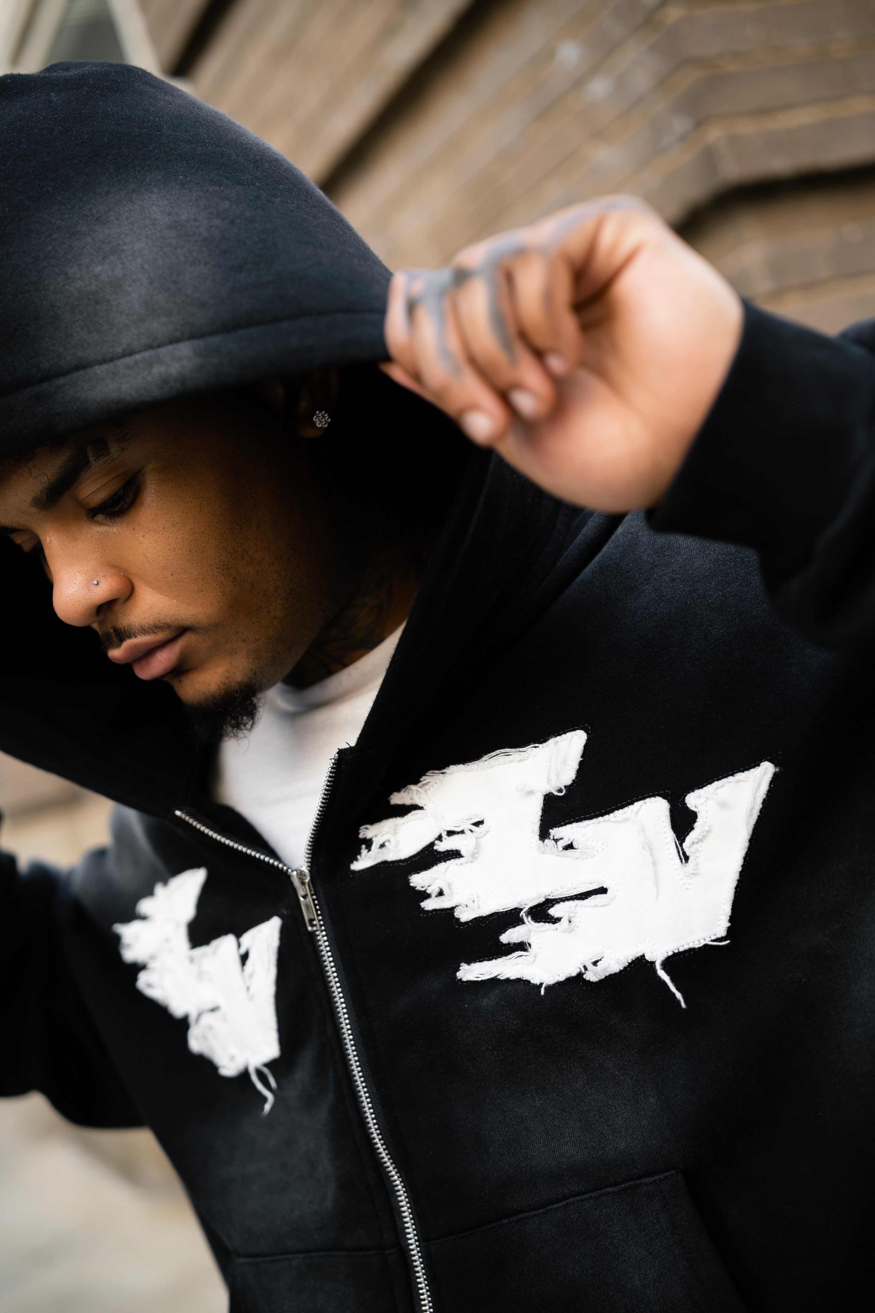 EMBROIDERY LOGO HOODIE