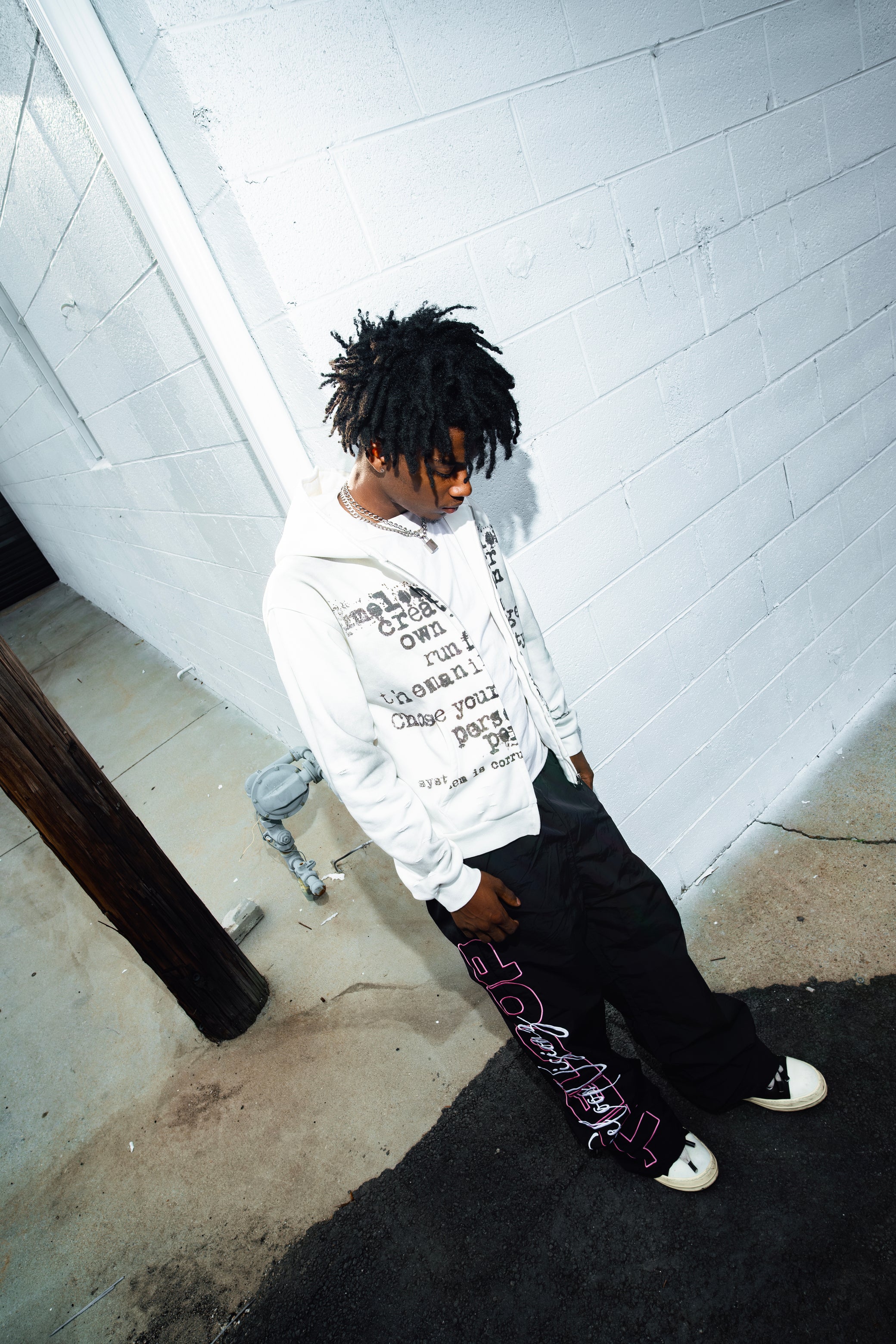 CREATE YOUR VISION ZIPUP