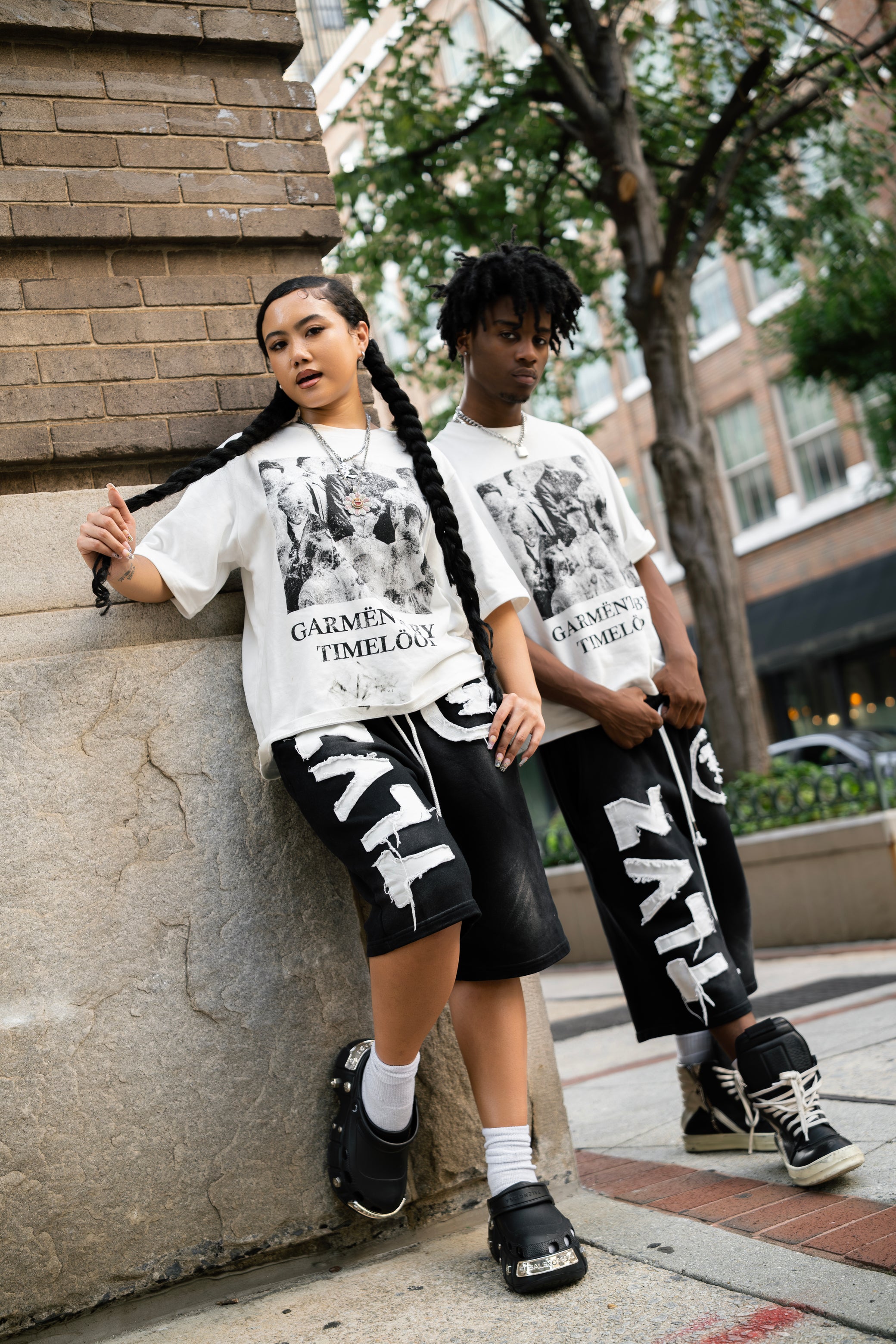 GARMENTS TEE