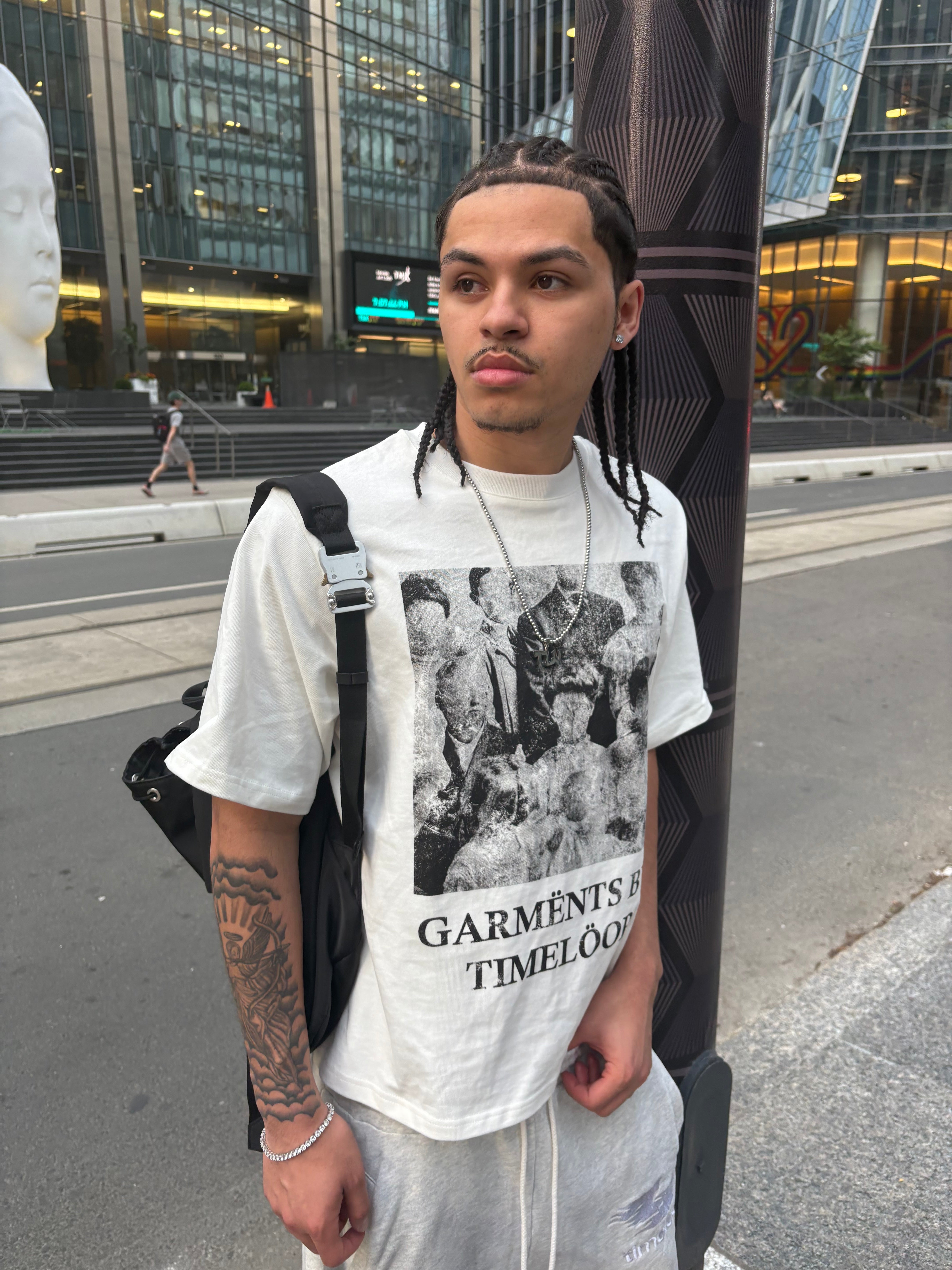 GARMENTS TEE