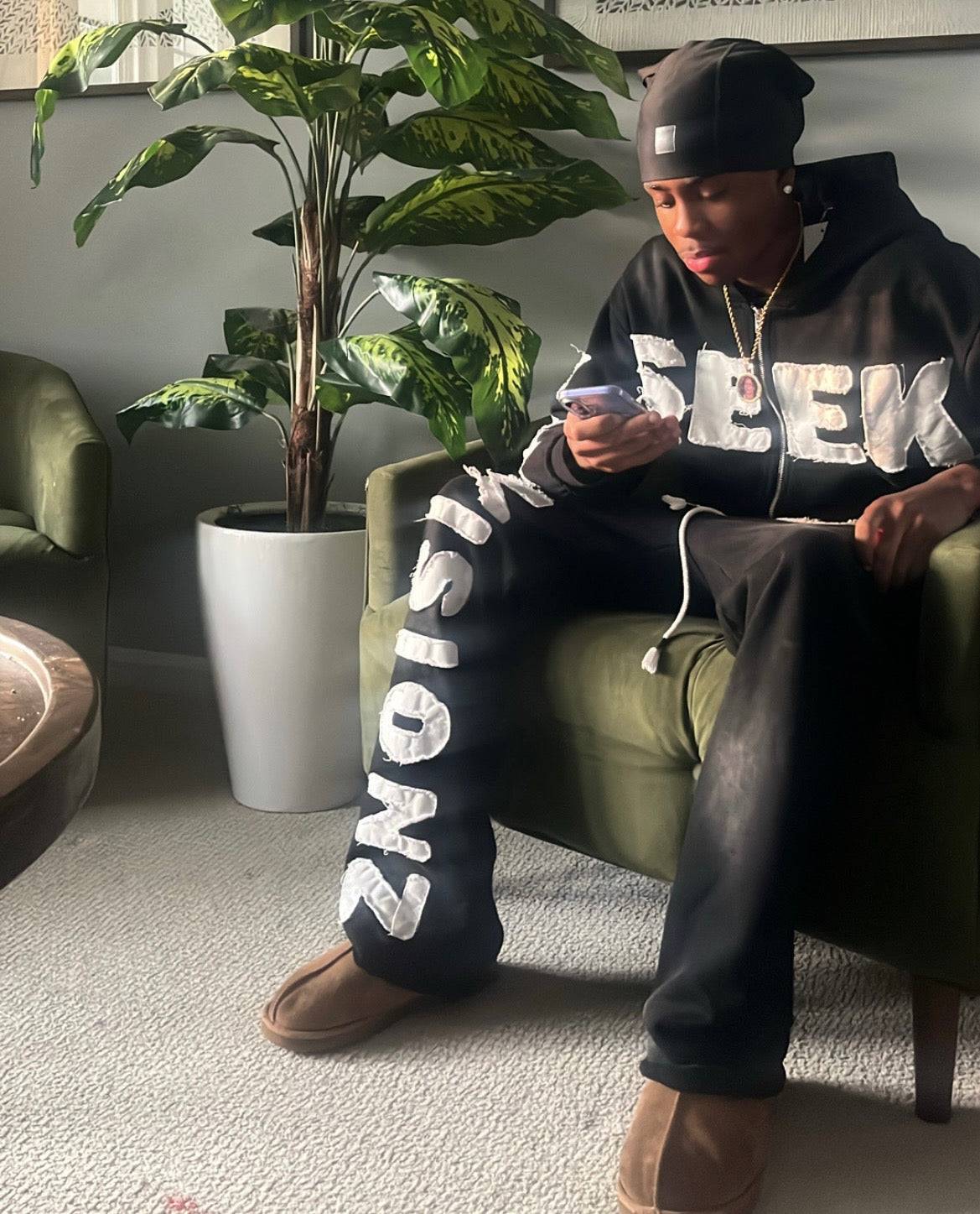 ONYX BLACK "VISIONZ" SWEATS