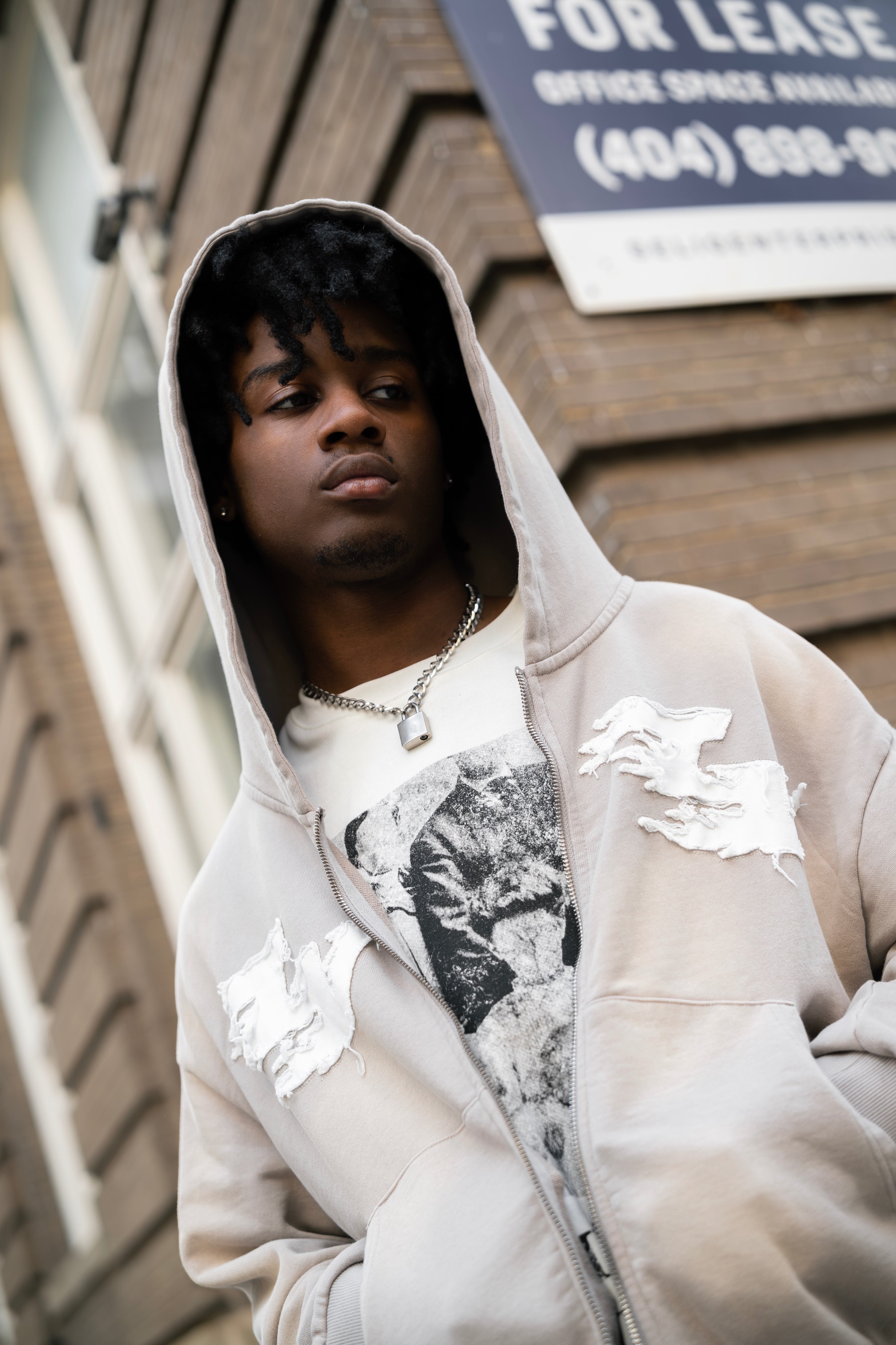 EMBROIDERY LOGO HOODIE